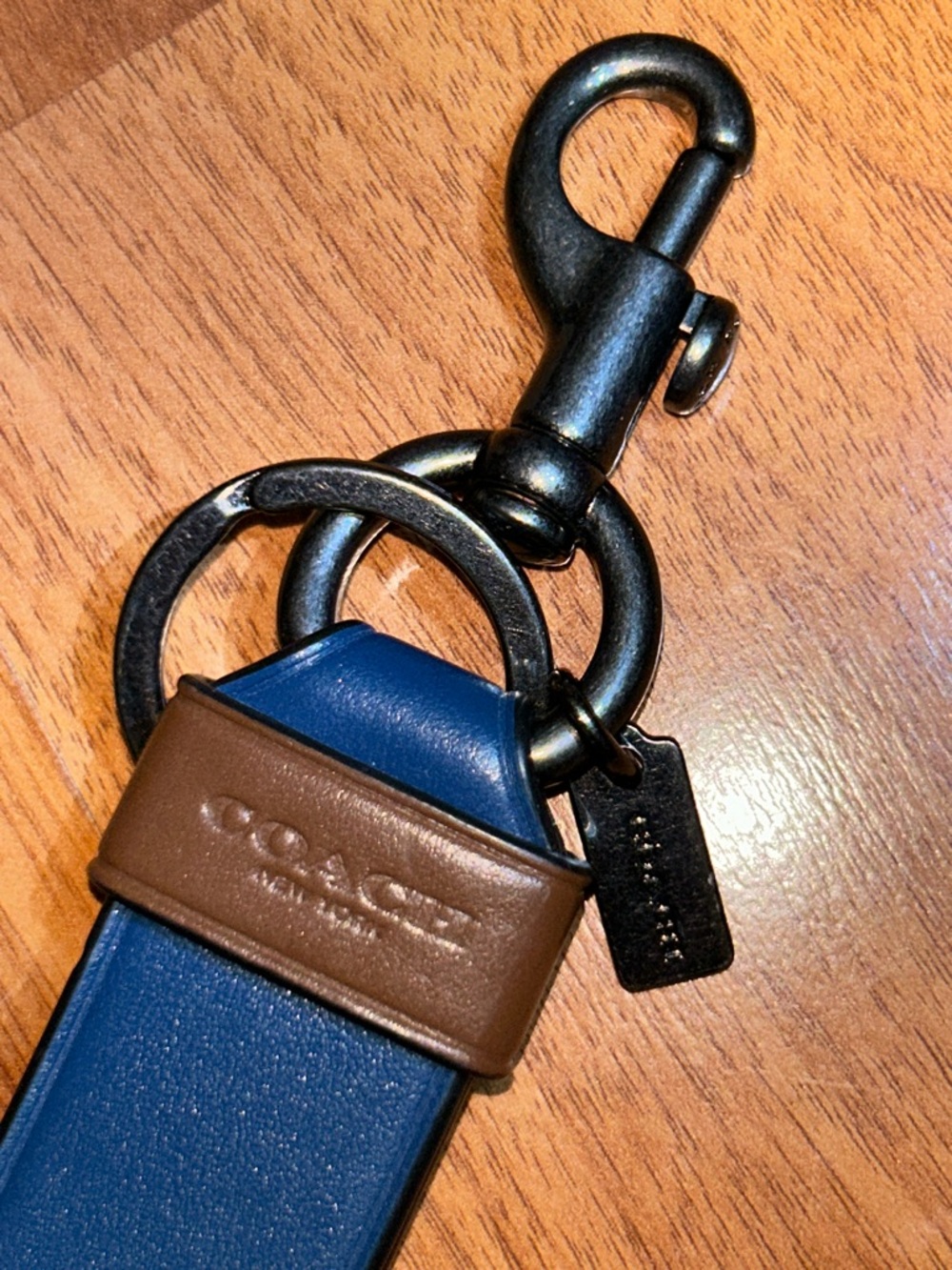 NWOT Coach Leather Loop Keychain Bag Charm - Picture 3 of 10